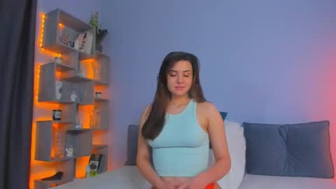 Snapshot of mirabrunette chatting on June 7, 2:05 am Mira follow my fansly online show from June 7, 2:05 am