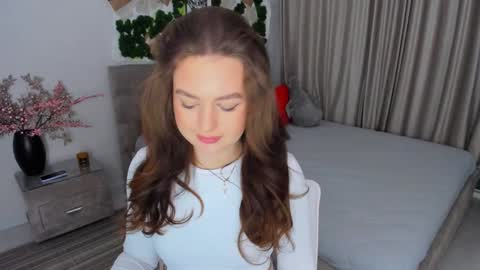 Emma online show from February 8, 4:36 pm