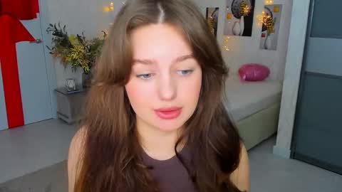 Emma online show from March 6, 10:47 pm