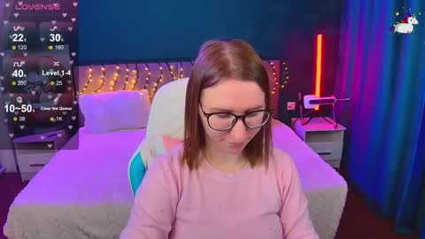 Snapshot of miralush chatting on December 1, 7:24 am Mira online show from December 1, 7:24 am