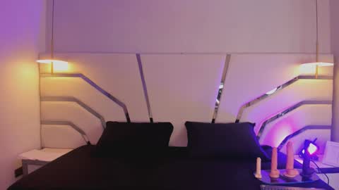 Miranda  online show from October 19, 4:40 pm