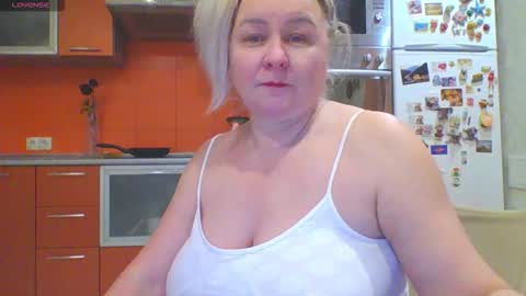 Snapshot of miranda_robinson chatting on February 16, 12:40 am Miranda online show from February 16, 12:40 am