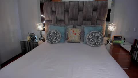 Snapshot of mirandacollins_ chatting on February 15, 1:57 am Miranda online show from February 15, 1:57 am