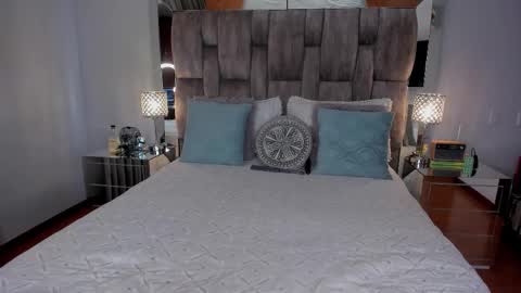 Snapshot of mirandacollins_ chatting on February 26, 11:48 pm Miranda online show from February 26, 11:48 pm