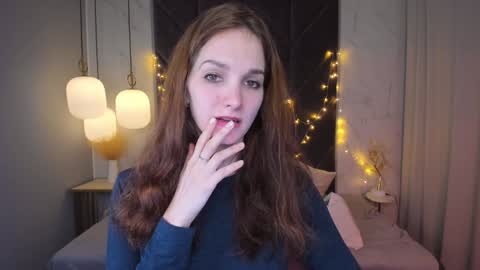 Snapshot of mirandaglow chatting on January 5, 5:41 am Miranda online show from January 5, 5:41 am