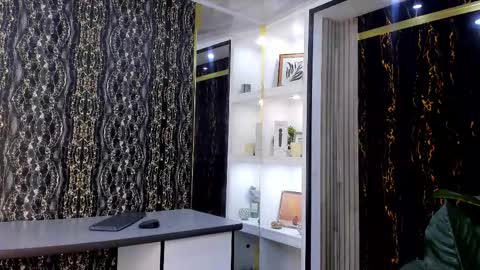 Snapshot of mirandarossi chatting on October 1, 2:50 am Miranda online show from October 1, 2:50 am