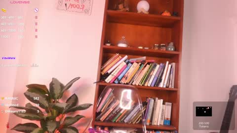 Snapshot of miranditaa chatting on December 4, 8:23 am MIRANDA HERNANDEZ online show from December 4, 8:23 am