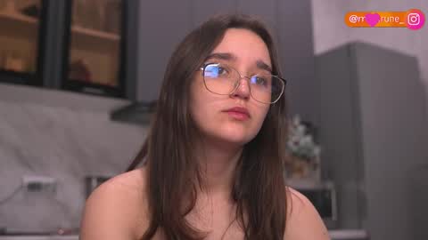 mirarune online show from December 19, 1:51 pm