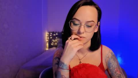 Snapshot of miraskyy chatting on February 14, 6:37 pm MiraSkyy online show from February 14, 6:37 pm