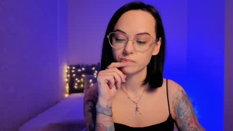 Snapshot of miraskyy chatting on March 4, 9:32 pm MiraSkyy online show from March 4, 9:32 pm