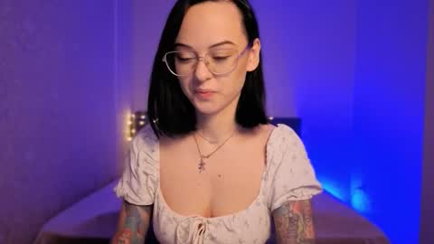 Snapshot of miraskyy chatting on March 8, 4:44 pm MiraSkyy online show from March 8, 4:44 pm