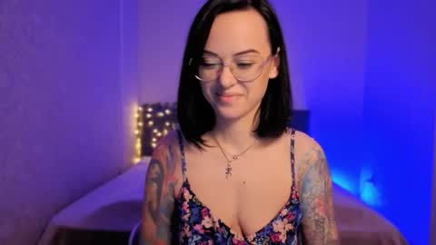 Snapshot of miraskyy chatting on March 10, 6:46 pm MiraSkyy online show from March 10, 6:46 pm