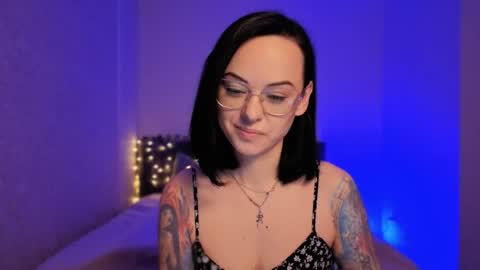 Snapshot of miraskyy chatting on March 11, 4:02 pm MiraSkyy online show from March 11, 4:02 pm