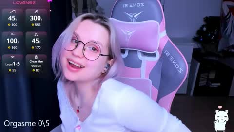 Kira online show from March 14, 4:45 pm