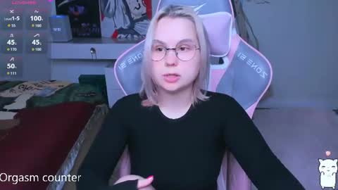 Kira online show from June 16, 4:42 pm