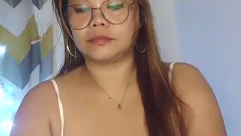 mireille_27 online show from December 1, 4:34 pm