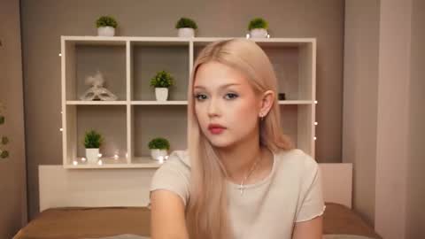 Snapshot of mirianscorgie chatting on October 29, 8:21 pm Elsa online show from October 29, 8:21 pm