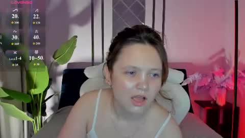 Mirra online show from June 12, 2:32 am