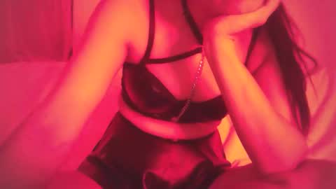 Snapshot of mirra_sins chatting on October 11, 8:40 pm Mirra online show from October 11, 8:40 pm