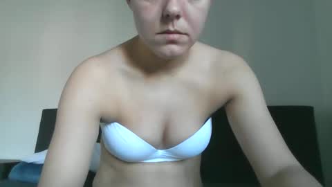 Snapshot of mirra_sins chatting on October 16, 10:05 am Mirra online show from October 16, 10:05 am