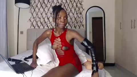 Snapshot of mis_kaylee chatting on July 15, 12:16 am mis_kaylee online show from July 15, 12:16 am