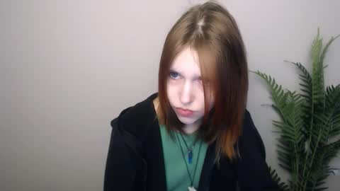 Snapshot of misaki_chan_ chatting on March 12, 10:27 pm misaki_chan_ online show from March 12, 10:27 pm