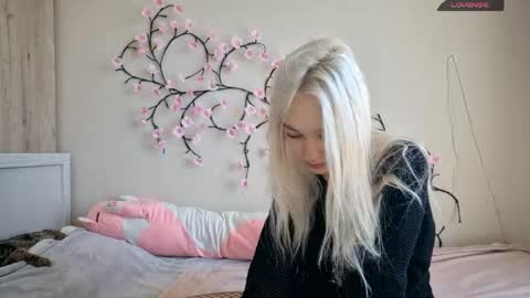 Snapshot of misamew chatting on April 28, 9:58 am MisaMew online show from April 28, 9:58 am