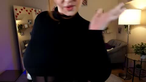 Snapshot of misha_the_createrr chatting on May 10, 9:03 am Ivy online show from May 10, 9:03 am