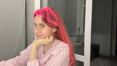 Molly online show from September 18, 5:15 pm