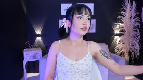 Snapshot of mishanabi_ chatting on October 13, 6:52 pm Misha online show from October 13, 6:52 pm