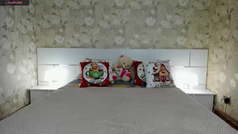 mishapallmer online show from December 15, 6:39 am