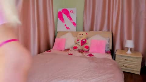 mishapallmer online show from June 5, 5:58 am
