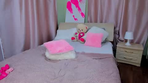 mishapallmer online show from July 5, 4:19 am