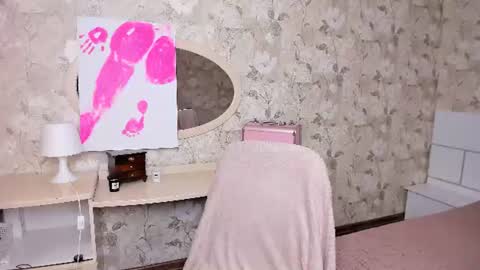 mishapallmer online show from July 24, 2:04 pm