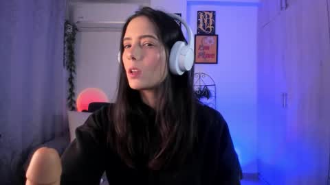 KRAVE  online show from February 9, 11:53 pm