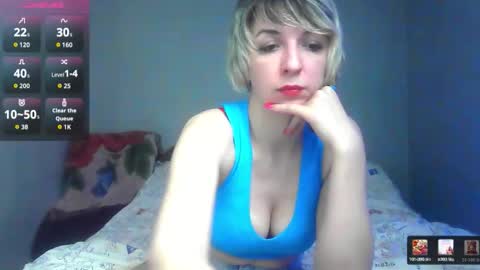 Snapshot of mishelle_blondie chatting on April 10, 8:02 pm Mishelle online show from April 10, 8:02 pm