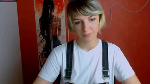 Snapshot of mishelle_blondie chatting on May 8, 4:01 pm Mishelle online show from May 8, 4:01 pm