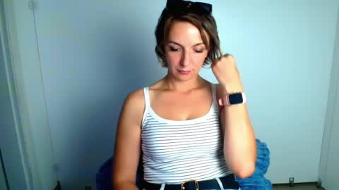 Snapshot of mishelle_blondie chatting on August 5, 12:52 pm Mishelle online show from August 5, 12:52 pm