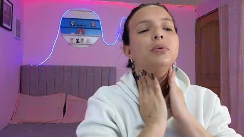 misofialeal online show from October 16, 7:26 pm