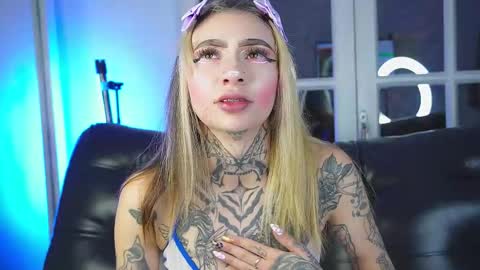 miss___angel online show from March 11, 11:05 am