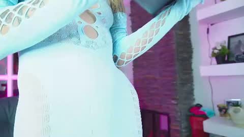 miss___angel online show from July 25, 11:08 am