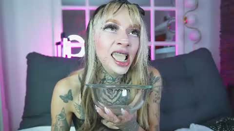 miss___angel online show from July 28, 11:05 am