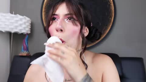 Snapshot of miss___charlotte chatting on April 13, 6:24 pm Charlotte online show from April 13, 6:24 pm