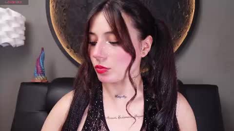 Snapshot of miss___charlotte chatting on June 10, 6:07 pm Charlotte online show from June 10, 6:07 pm