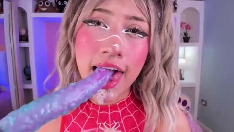 Megan online show from November 25, 12:38 pm