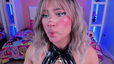 Snapshot of miss___megan chatting on March 10, 2:27 am Megan online show from March 10, 2:27 am