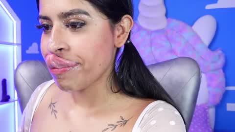 Anya online show from January 31, 2:07 pm