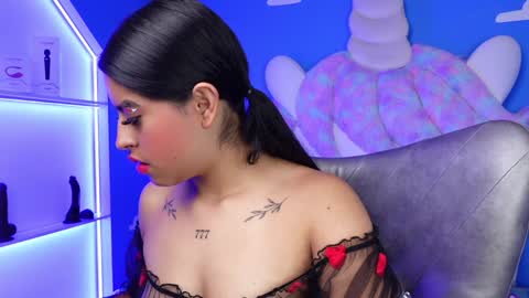 Anya online show from February 7, 11:01 am