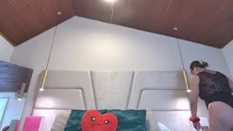 miss__ary_ online show from March 24, 11:26 am