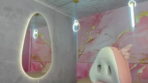 miss__luna_ online show from September 23, 10:18 am